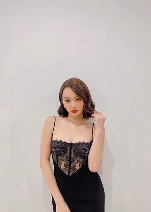 Cùng với Lan Ngọc, Kaity Nguyễn cũng là nữ chính phim Việt trăm tỷ. Cô góp mặt trong phim "Em chưa 18", và "Tiệc trăng máu".