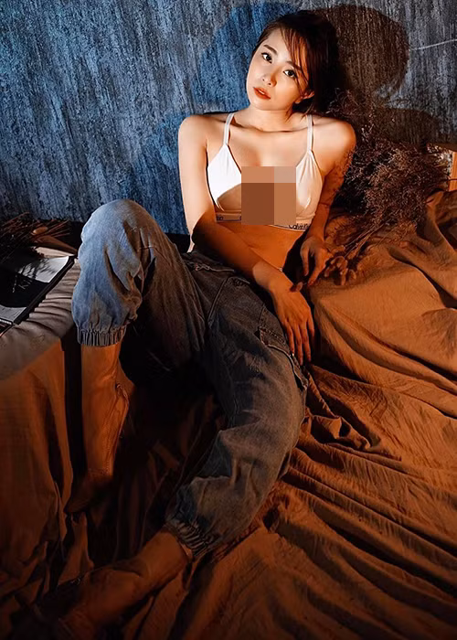 Nữ diễn viên ngày càng mặc táo bạo.