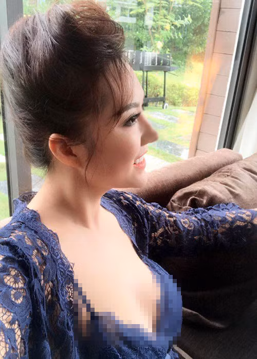 Gần đây, Phi Thanh Vân gây chú ý khi đăng đàn tố loạt doanh nhân và bạn bè nợ 1,8 tỷ đồng nhưng chưa chịu trả dù hứa hẹn nhiều lần.