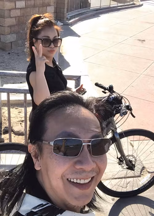 Minh Tuyết được ông xã hết mực chiều chuộng.