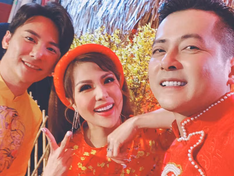 Dù vướng ồn ào tình cảm nhưng Hoàng Anh và Thắm Bebe vẫn không ngại xuất hiện bên nhau.