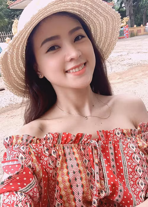 Không ít khán giả cho rằng Thiên Hương xinh đẹp, gợi cảm không kém cạnh các mỹ nhân Việt từng hẹn hò Minh Luân.