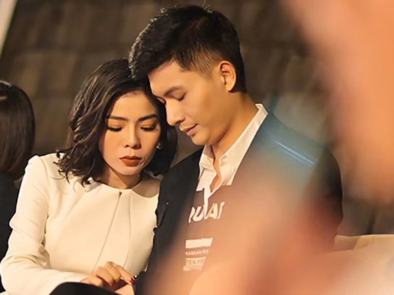 Lâm Bảo Châu tháp tùng Lệ Quyên đi diễn. Ảnh: Vietnamnet