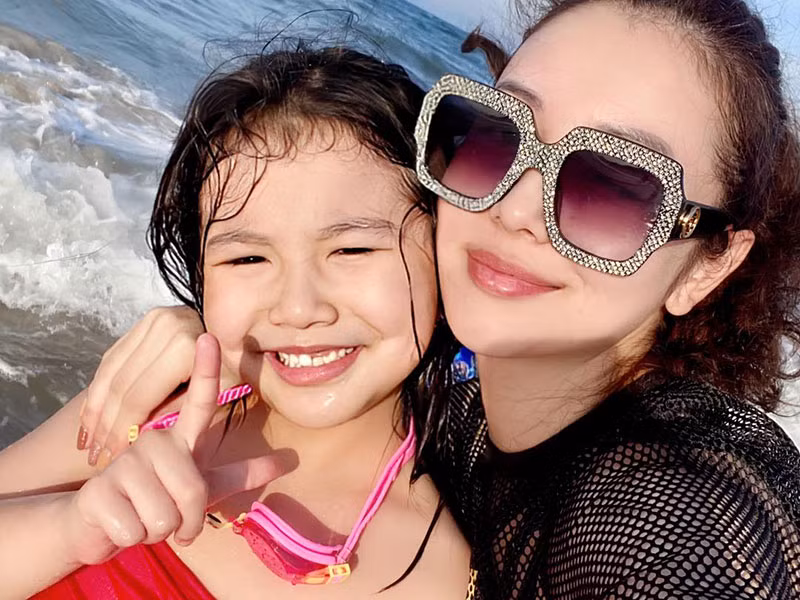 Jennifer Phạm và doanh nhân Đức Hải còn có một cô con gái khác tên Na.