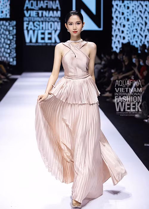 Kinh nghiệm thi nhan sắc được cho là một trong những lợi thế của Nhật Hà tại Hoa hậu Hoàn vũ Việt Nam 2021.