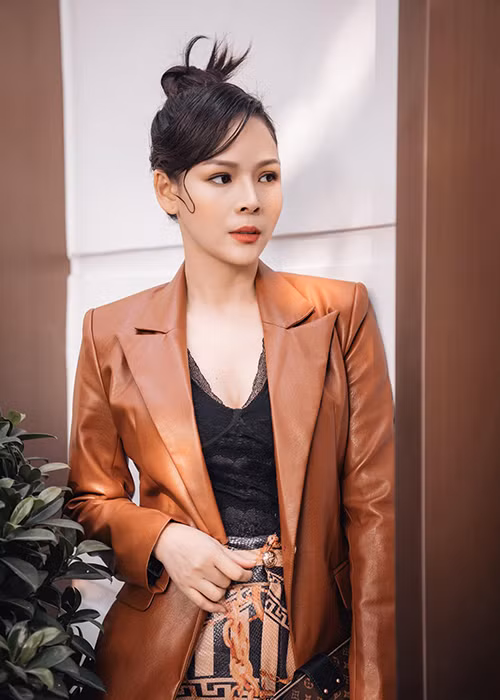 Diễm Hương còn mở cửa hàng bánh mì.