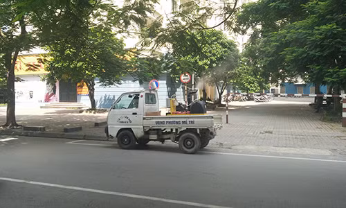 Ha Noi: Dan non oi vi xe phun chat diet muoi, CQCN noi gi?