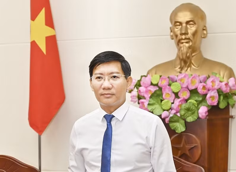 Ông Lê Tuấn Phong, Chủ tịch UBND tỉnh Bình Thuận nhiệm kỳ 2016-2021 tái đắc cử chức vụ Chủ tịch UBND tỉnh Bình Thuận nhiệm kỳ 2021-2026, với số phiếu bầu 51/51 đại biểu tham dự.