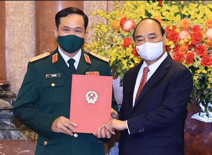Chan dung Thu truong BQP Vu Hai San vua thang ham Thuong tuong