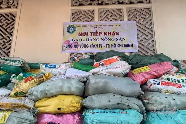 Nha con con lon 120kg, toi mang toi ung ho nguoi dan TP.HCM-Hinh-7