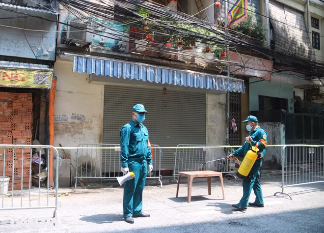 Hà Nội phong tỏa phường Chương Dương do có ca dương tính COVID-19 - Hình 2 Ha Noi phong toa phuong Chuong Duong do co ca duong tinh COVID-19-Hinh-2