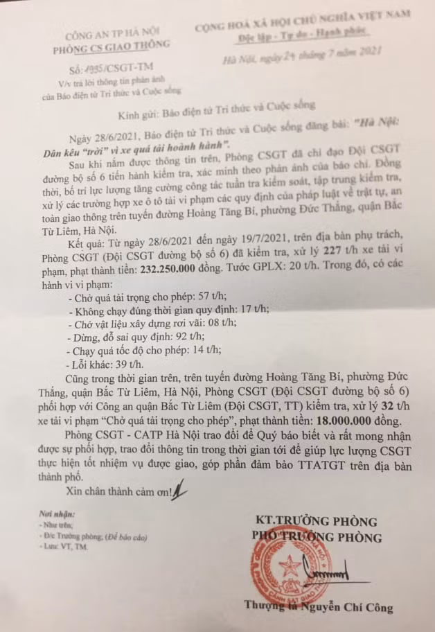 CSGT xu ly hang tram xe qua tai sau phan anh cua Bao Tri thuc va Cuoc song-Hinh-2