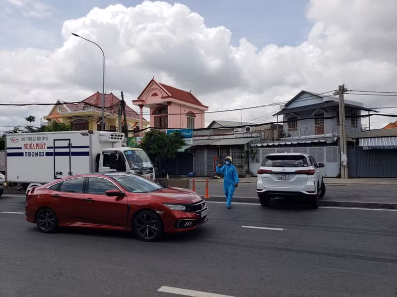 Hang tram nguoi roi TP.HCM ve cac tinh Tay Nguyen phai quay dau-Hinh-4