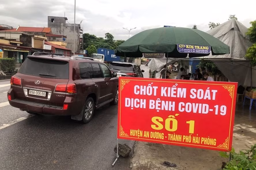  Giám đốc Sở Y tế Hải Phòng bị phê bình vì chậm trễ trong việc phòng chống dịch: Ngày 8/5, Chủ tịch UBND TP Hải Phòng phê bình Giám đốc Sở Y tế Hải Phòng Trần Anh Cường chậm trễ trong việc mua sắm trang thiết bị y tế phục vụ công tác phòng chống COVID-19 và chậm trễ trong việc thanh toán kinh phí xét nghiệm cho các cơ sở y tế đặt hàng xét nghiệm.