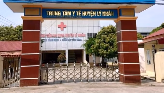  Giám đốc TT y tế bị kỷ luật và rút khỏi danh sách ứng cử Đại biểu HĐND: Cũng trong tháng 5/2021, UBND tỉnh Hà Nam đã kỷ luật bằng hình thức cảnh cáo và rút khỏi danh sách ứng cử Đại biểu HĐND huyện Lý Nhân, nhiệm kỳ 2021-2026 đối với ông Ngụy Cao Phi, Giám đốc Trung tâm Y tế huyện Lý Nhân vì vi phạm trong công tác phòng, chống dịch. 