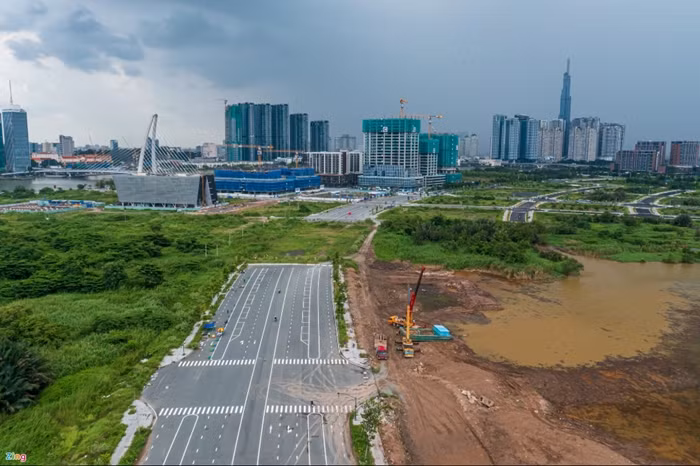 Đại diện nhà đầu tư, Chủ tịch Tập đoàn Lotte (Hàn Quốc) Shin Dong Bin cho biết, dự án có quy mô xây dựng lớn với 5 tầng hầm, 60 tầng nổi, bao gồm khách sạn, khu dân cư, khu thương mại áp dụng công nghệ thông minh. (Ảnh: Zing).