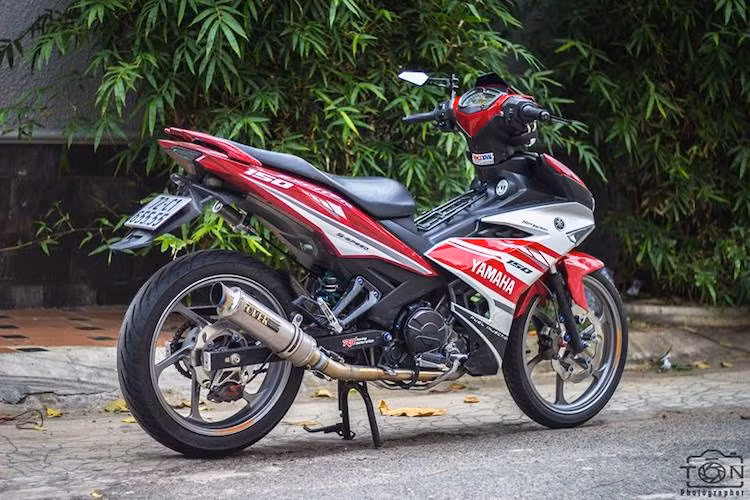 Được mệnh danh là mẫu xe được độ nhiều nhất Việt Nam hiện tại, Mẫu xe Yamaha Exciter 150 đã có rất nhiều bản độ theo đủ các phong cách khác nhau. Tuy nhiên, phong cách độ kiểng với một số "đồ chơi" ấn tượng được khá nhiều biker lựa chọn do dễ thực hiện, không mất dáng xe nguyên bản.