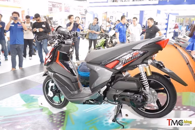 Được thiết kế hướng tới các thanh niên trẻ tuổi trong thành phố, X-Ride 125 mang kiểu dáng độc đáo, với cảm hứng lấy từ các dòng xe địa hình như enduro hay adventure. Với chiều cao yên chỉ 760 mm, khoảng sáng gầm 135 mm và trọng lượng chỉ 98 kg, chiếc xe có thể dễ dàng "leo vỉa" và xoay trở trong các con phố hẹp.