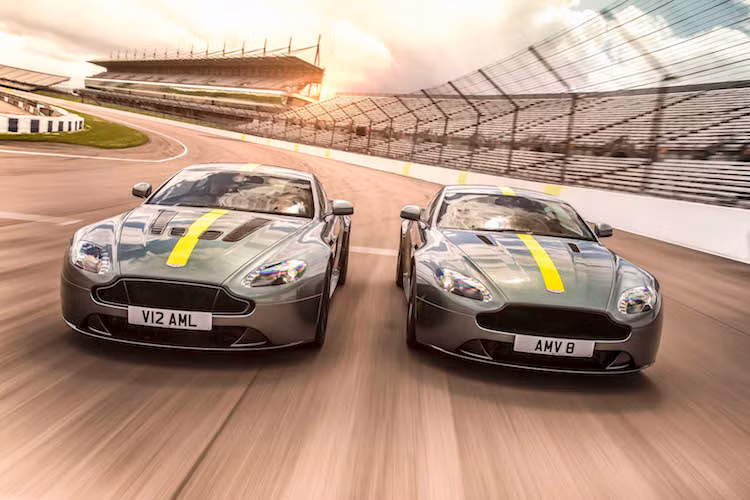 Cách đây vài tháng tại triển lãm Geneva, hãng siêu xe Aston Martin tới từ Anh Quốc đã công bố chi nhánh AMR mới, chuyên sản xuất những mẫu xe hiệu năng cao. Mới đây nhất, AMR đã ra mắt cặp đôi siêu xe đặc biệt Aston Martin Vantage V8 và V12 AMR, lấy cảm hứng từ những siêu xe đua đã giúp Aston Martin trở thành nhà vô địch tại thể thức GTE Pro vào mùa giải trước.