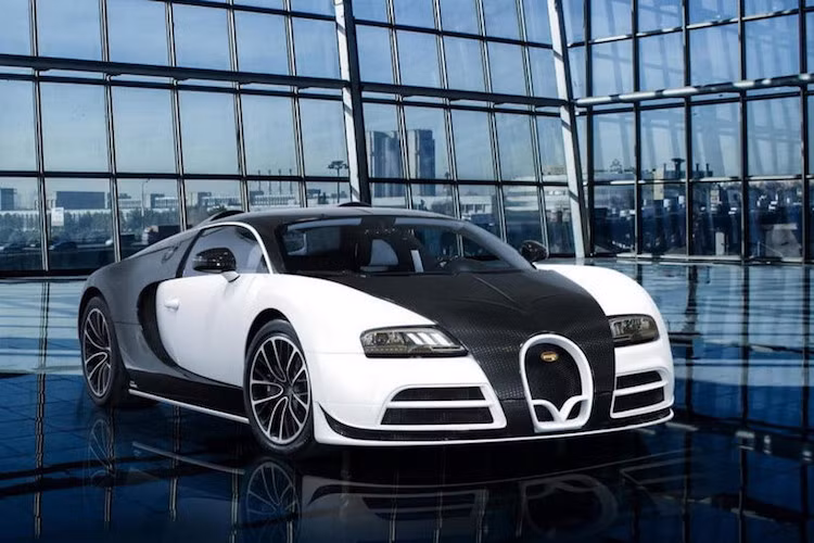 Bugatti Veyron Mansory Vivere (3,4 triệu USD): Chiếc xe như một kiệt tác của nghề thủ công truyền thống nhưng vẫn mang nét hiện đại. Nội thất được cải tiến tạo cảm giác thanh lịch, sang trọng.