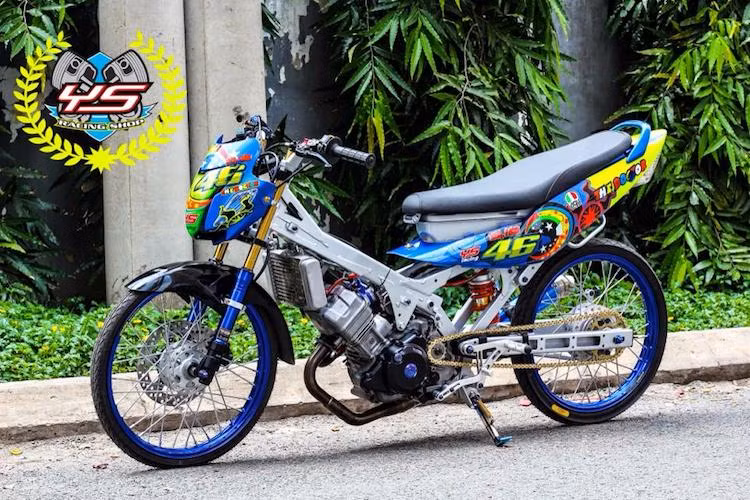 Dù hiện tại đã bị thay thế bởi phiên bản Sonic 150R thế hệ mới, tuy nhiên mẫu xe côn tay với kiểu dáng hyper underbone Honda Sonic 125 đời cũ vẫn được nhiều biker tại Việt Nam ưa chuộng. Dù được nhập về Việt Nam từ Thái Lan với số lượng tương đối ít, tuy nhiên dòng xe này vẫn được nhiều người đam mê độ lại.