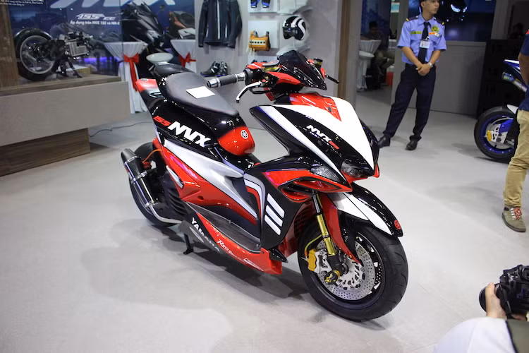 Ra mắt từ đầu tháng 11/2016 trên Thế giới, mẫu xe tay ga Yamaha NVX đã nhanh chóng được dân chơi xe Đông Nam Á ưa chuộng do kiểu dáng "ngầu" và động cơ với công nghệ van biến thiên mạnh mẽ. Sau khi được bán ra tại Việt Nam vào cuối năm 2016, nhiều biker Việt Nam cũng nhanh chóng sở hữu và độ lại mẫu xe này.
