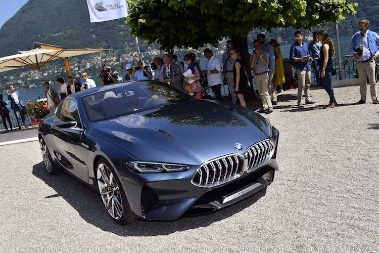 Hiện mới chỉ đang ở dạng xe ý tưởng, BMW không công bố chi tiết hệ động lực được sử dụng trên 8 Series thế hệ mới. Tuy nhiên, có thể chắc chắn rằng chiếc xe sẽ dẫn động cầu sau hoặc 4 bánh xDrive, đi kèm với hộp số tự động. Các phiên bản động cơ của 8 Series được dự đoán sẽ tương tự như 7 Series.