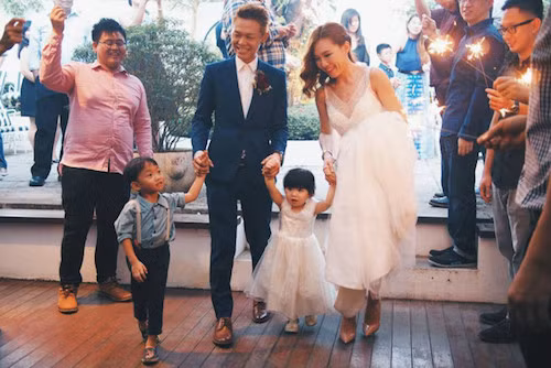 Yêu 18 năm, cô gái quyết cưới bạn trai ung thư giai đoạn cuối - Hình 2 Yeu 18 nam, co gai quyet cuoi ban trai ung thu giai doan cuoi-Hinh-2