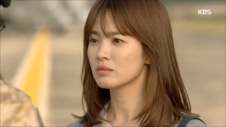 Kể từ sau Hậu duệ mặt trời Song Hye Kyo không tham gia một bộ phim nào nhưng tuyên bố chuẩn bị kết hôn với Song Joong Ki khiến cô trở thành đề tài trên khắp mọi tờ báo xứ Hàn và châu Á.