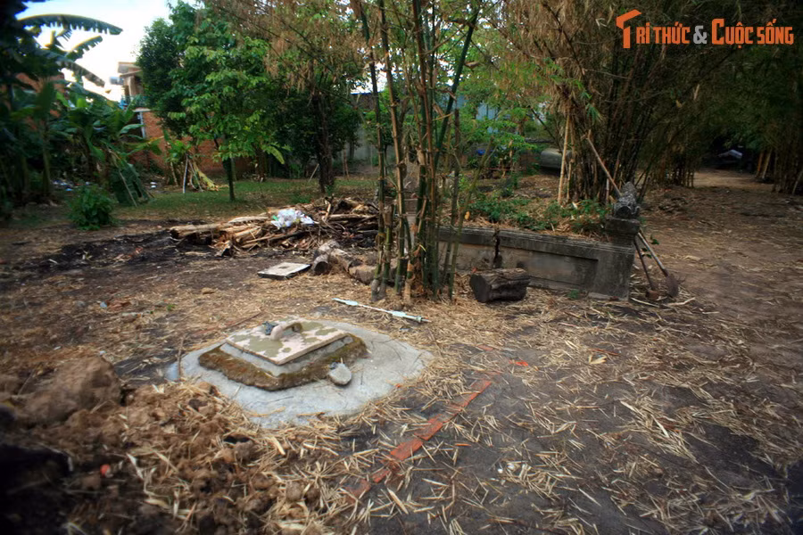 1. Nằm ở phường Phú Thọ Hòa, quận Tân Phú, TPHCM, địa đạo Phú Thọ Hòa là một hệ thống địa đạo từng phát triển mạnh ở phía Tây nội đô Sài Gòn thời kỳ chống Pháp và chống Mỹ. Được xây dựng từ năm 1947 và mở rộng liên tục trong nhiều năm sau, địa đạo có tổng chiều dài hơn chục km.