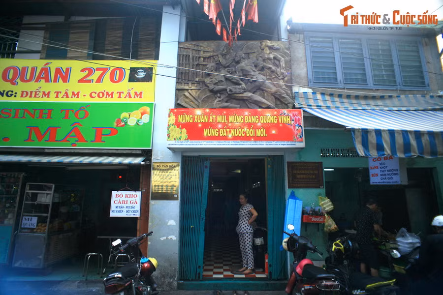 2. Nhìn từ bên ngoài, không ai nghĩ rằng ngôi nhà số 287/70 đường Nguyễn Đình Chiểu, phường 10, quận 3, TP HCM từng là một kho vũ khí rất lớn giữa đô thành của lực lượng biệt động Sài Gòn.