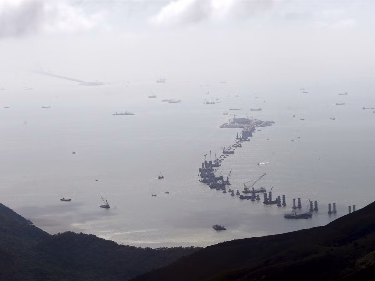 Cầu Hong Kong - Chu Hải - Ma Cao (10,6 tỷ USD): Cây cầu nối hai khu vực lớn của Trung Quốc này sẽ hoàn thành vào năm 2017.