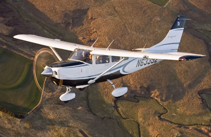 Sau khi ngừng “ra lò” một thời gian, Cessna 206 lại được tái giới thiệu vào năm 1998 và vẫn còn sản xuất đến năm 2013.