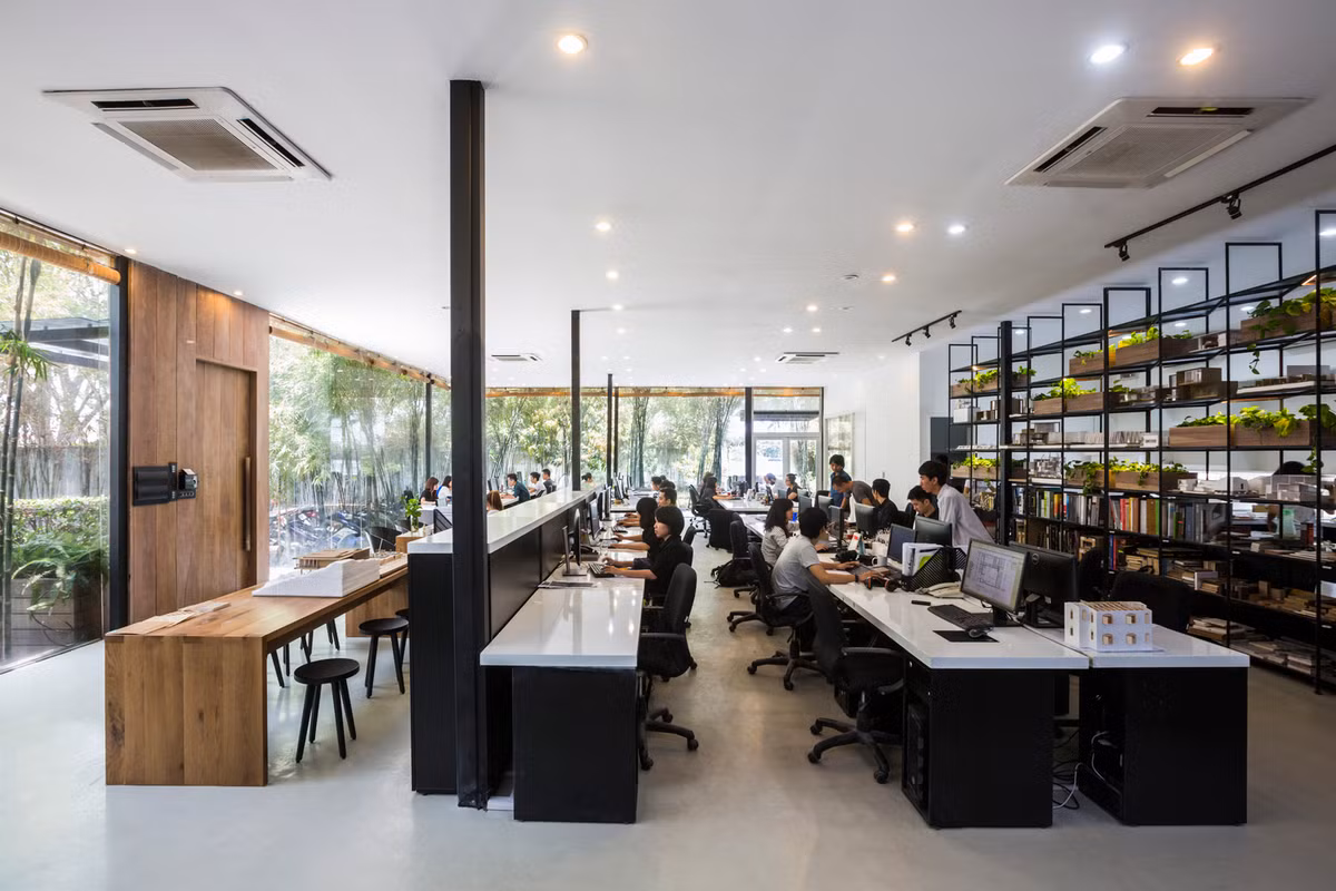 Văn phòng xanh ở TP HCM của MIA Design Studio thực sự là một môi trường làm việc lý tưởng và thoải mái giữa thành phố đô thị chật chội, ồn ã.