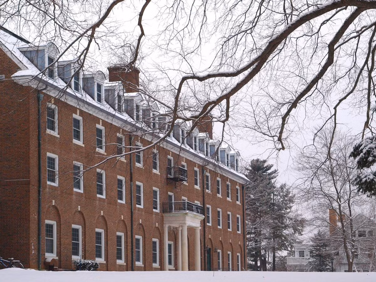 5. Trường Hotchkiss, ở Lakeville, Connecticut, với vốn tài chính là 362 triệu USD.