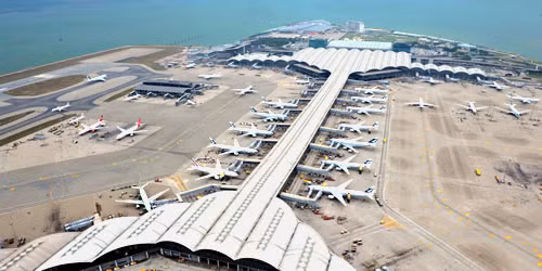 5. Sân bay quốc tế Hong Kong (Ảnh: Discoverhongkong).