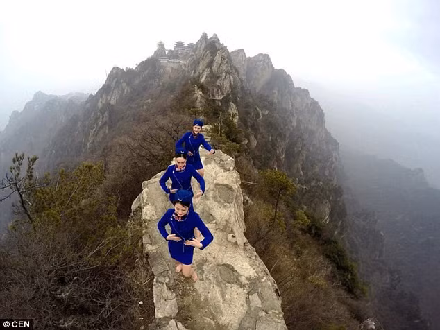 Chương trình là một phần chiến dịch quảng bá cho trường hàng không cũng như phong cảnh thiên nhiên vùng núi Lão Quân.