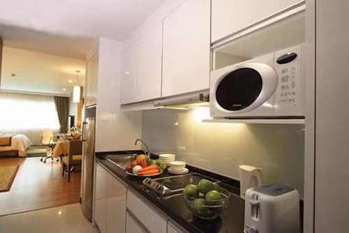 6. Cửa chính nhìn thẳng nhà bếp: Căn hộ chung cư thường thiết kế, khi đứng ở cửa chính có thể quan sát thẳng vào phòng khách và nhà bếp, điều này theo phong thủy là không tốt.