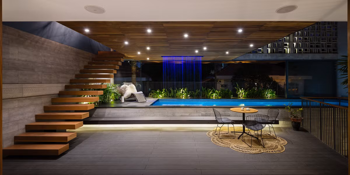 Với thiết kế khéo léo của kiến trúc sư, những phòng trong nhà đều nhận được ánh sáng tự nhiên và thông gió tối đa.