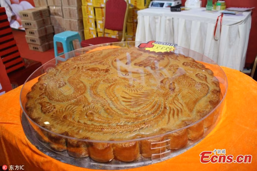 Hội chợ này quy tụ các loại bánh trung thu từ hơn 400 thương hiệu trên toàn quốc.