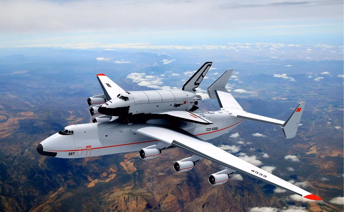Máy bay Ukrainian Antonov An-225 Mriya: Antonov An-225 Mriya cũng là một trong những máy bay lớn nhất thế giới, trọng lượng cất cánh tối đa 640 tấn.