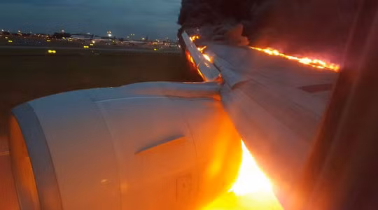 Theo kênh Channel News Asia (CNA), máy bay Boeing 777-300ER mang số hiệu SQ368 khởi hành từ sân bay quốc tế Changi, Singapore đến TP Milan – Ý lúc 2 giờ 5 phút ngày 27/6 (giờ địa phương). Sau khi bay được khoảng 2 giờ rưỡi, phi công thông báo động cơ gặp vấn đề nên chuyến bay sẽ phải trở về điểm xuất phát.