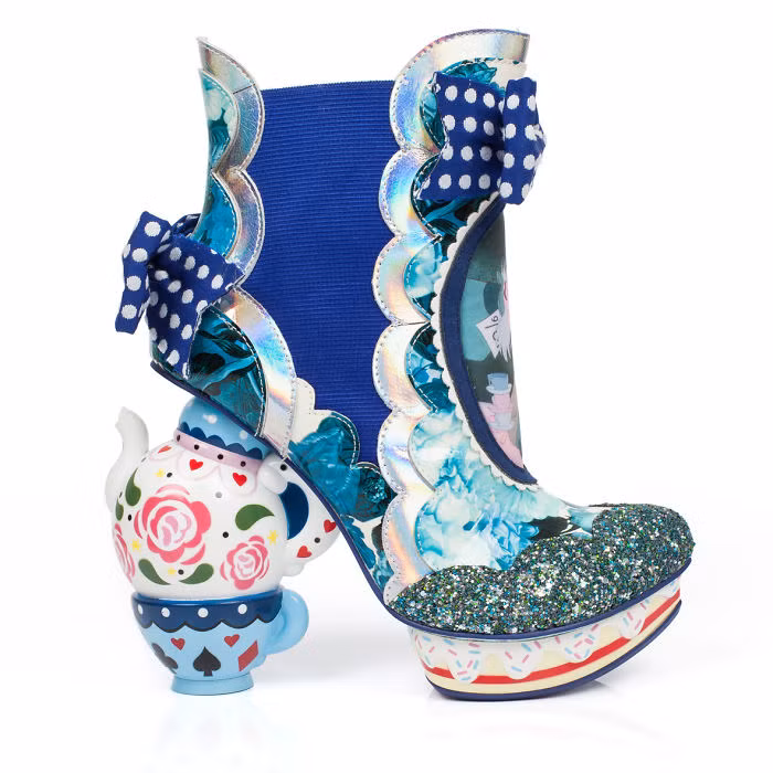 Những bộ phim hoạt hình của Disney đã truyền cảm hứng cho các nhà thiết kế của Irregular Choice và họ đã tạo ra những mẫu thiết kế giày ấn tượng và đặc biệt.