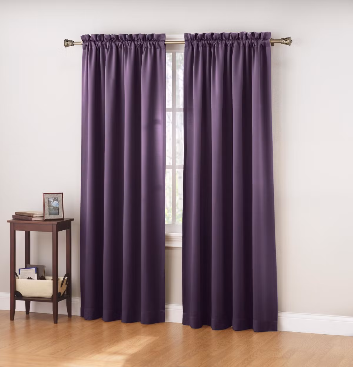 Một số chất liệu vải may rèm được sử dụng nhiều trong may rèm cửa phòng ngủ trong mùa Đông là vải cotton, vải nhung, vải thô,… Đây là những chất liệu vải dày dặn, đủ khả năng giữ nhiệt cho căn phòng của bạn.