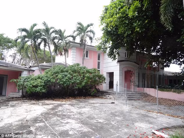 Trùm ma túy Escobar chắc chắn đã đầu tư khá nhiều tiền để xây dựng khu dinh thự rộng rãi này.