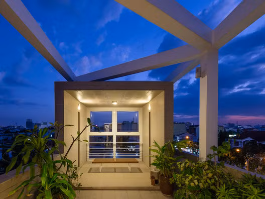 Ngôi nhà đẹp ó tên NA House, được xây dựng trên một khu đất hẹp 3,5m x 18m trong một khu vực đô thị ở quận 7, TP HCM.
