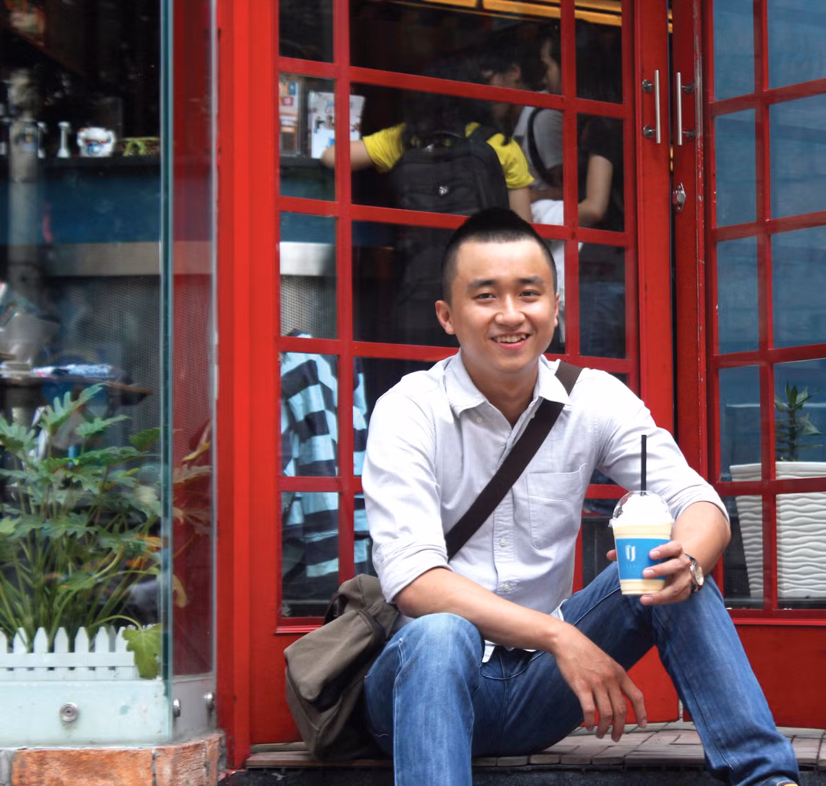 Forbes cho biết, cùng với nhóm các nhà đầu tư mới, Nam đang chuẩn bị ra mắt chuỗi cửa hàng cafe mới tại Trung Quốc, nơi có mức tiêu thụ cà phê đang gia tăng và dự định nhập một số thương hiệu đồ uống cao cấp từ Singapore về Việt Nam.