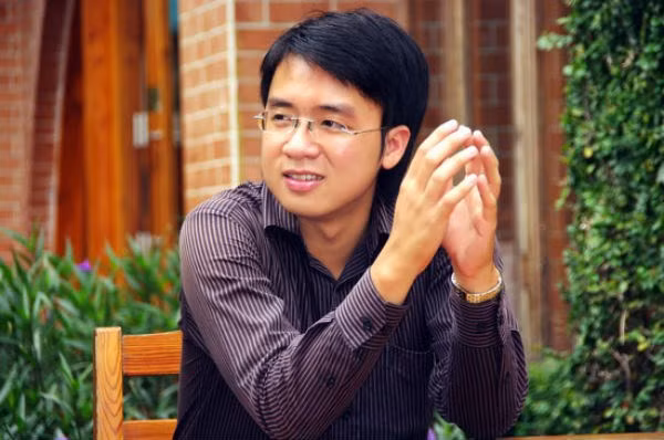 Tạ Minh Tuấn, CEO Help International (Lĩnh vực sức khỏe và khoa học): Chàng trai 27 tuổi này từng theo học chuyên ngành Kỹ thuật Hệ thống Công nghiệp, ĐH Bách khoa TP HCM. Anh là người tiên phong trong mô hình "bác sĩ riêng" tại Việt Nam, với số vốn khởi nghiệp chỉ vài triệu đồng. Từ đó, anh đã huy động được số vốn khổng lồ để xây dựng thành công HELP International. Ttổ chức của anh đã giúp đỡ cho hơn 10.000 gia đình.