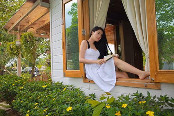 Kiwi Ngô Mai Trang: Khu vườn xinh đẹp của vợ chồng ca sĩ Kiwi Ngô Mai Trang nằm trong biệt thự vườn Gia Phú Viên (Bình Chánh, TP HCM).