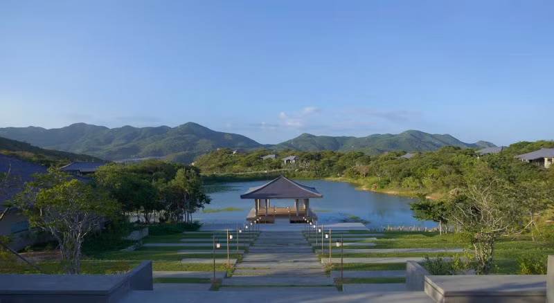 Với kiến trúc kết hợp giữa cổ điển và hiện đại, resort Amanoi cho du khách đắm mình vào không gian thiền định, bình yên với những tiện ích sang trọng, đẳng cấp. Ảnh: Amanoi.